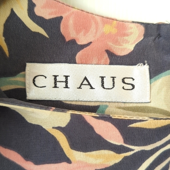 Chaus 90's Vintage 100% Silk Light Floral Short Sleeve Round Neck Blouse Gray 8 - Picture 4 of 11